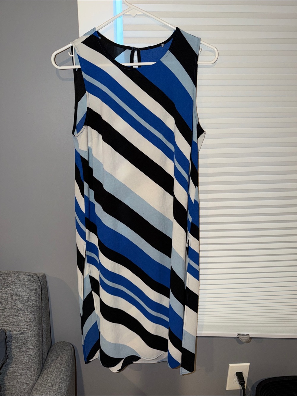 Vince Camuto Sleeveless Diagonal Stripe Midi Dress in Blue, Black & White